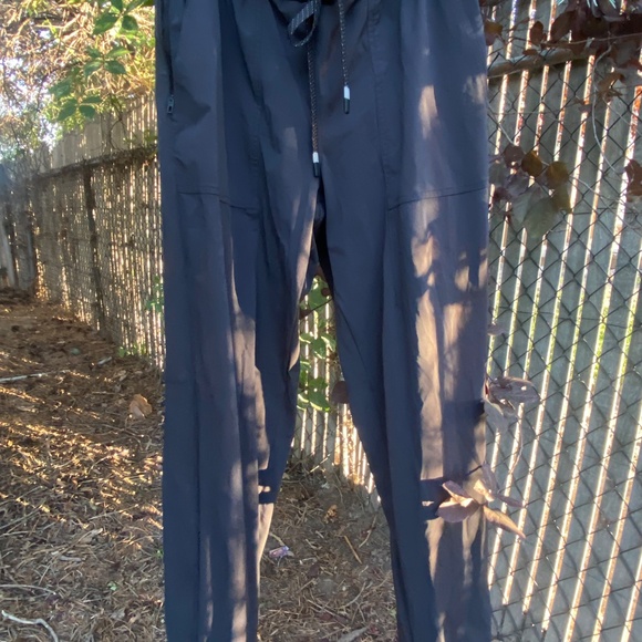 🖤 Fabletics Black Joggers – Size XX Small – $16 - Picture 3 of 5